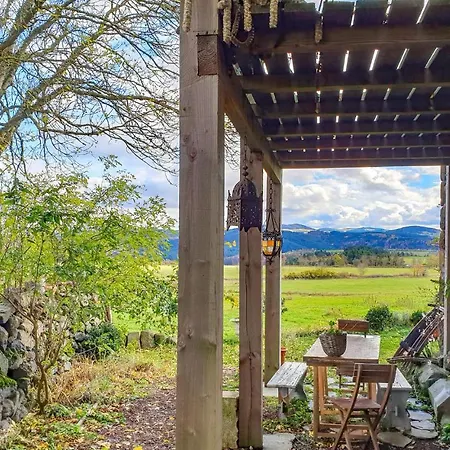 Beautiful In With 2 Bedrooms And Wifi Сasa de vacaciones Arlempdes