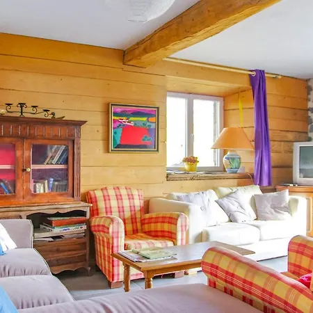 Beautiful In With 2 Bedrooms And Wifi *
