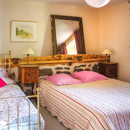 Beautiful In With 2 Bedrooms And Wifi * Arlempdes