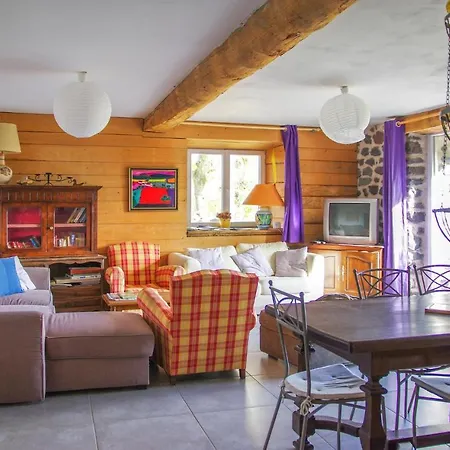 Beautiful In With 2 Bedrooms And Wifi Сasa de vacaciones